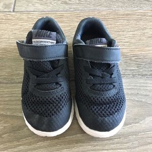 Black toddler Nike Shoes